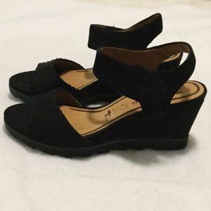 Tamaris Black Nubuck Leather Wedge Sandals